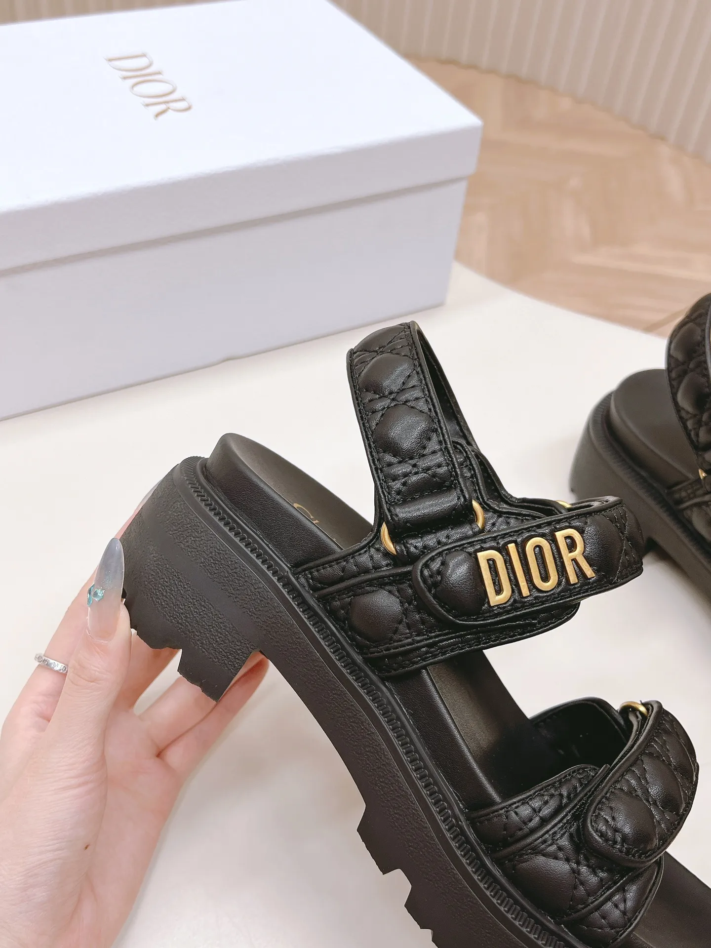 👟👟Ex-factory price 520👟👟 2024Dior Classic Velcro high-heeled sandals and slippers series original replica high version super durable and versatile style very comfortable on the foot, slim and tall, original leather upper, original d hardware buckle, original TPU outsole Heel height is about cm Size: 35-42